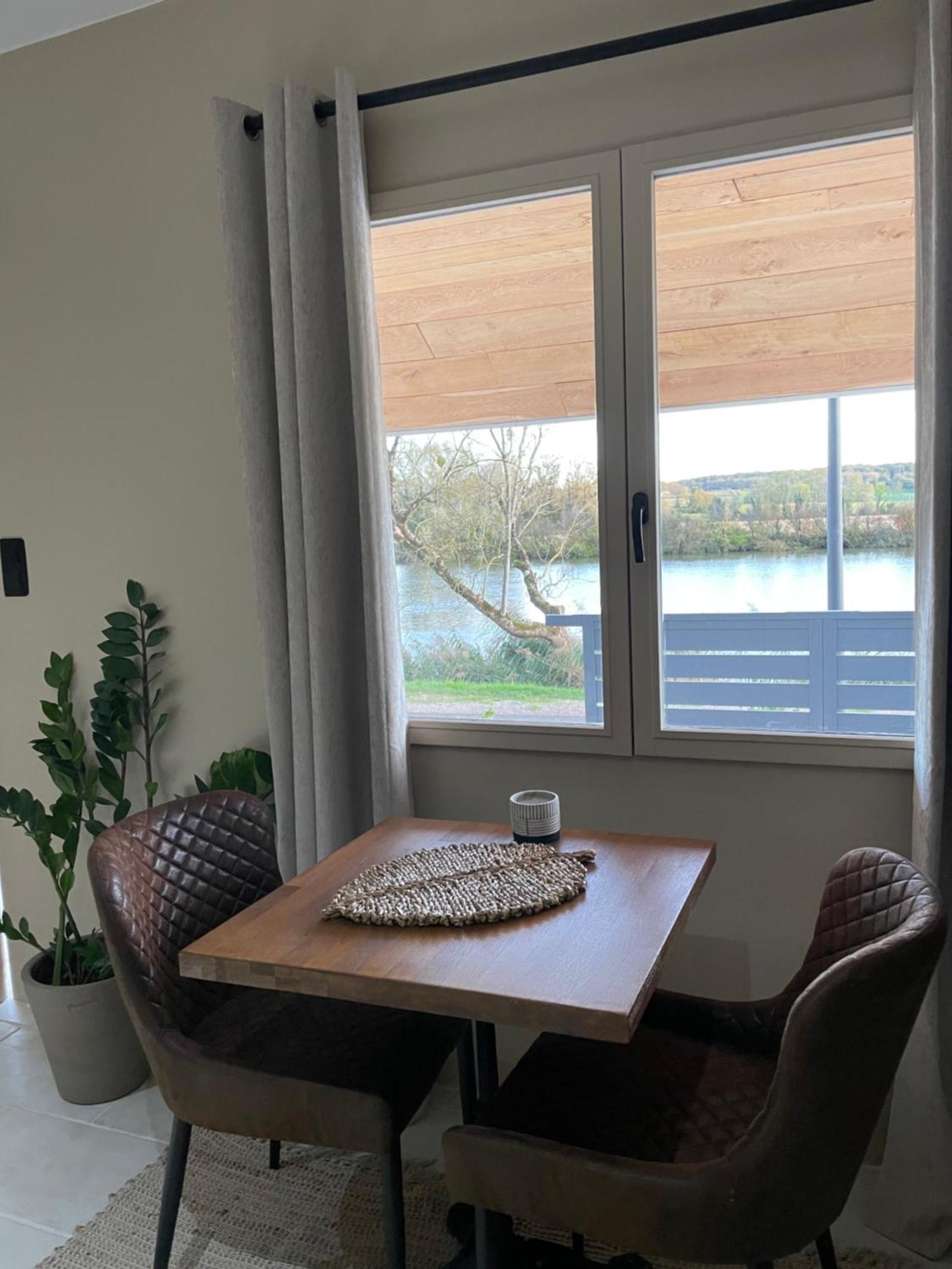 Maison Au Bord De L'Eau Les Roches Rochefort-sur-Nenon Exteriér fotografie