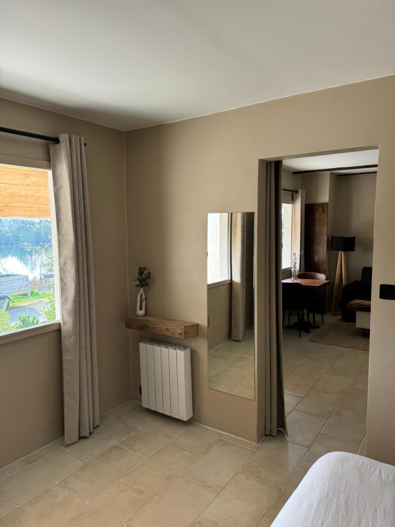Maison Au Bord De L'Eau Les Roches Rochefort-sur-Nenon Exteriér fotografie