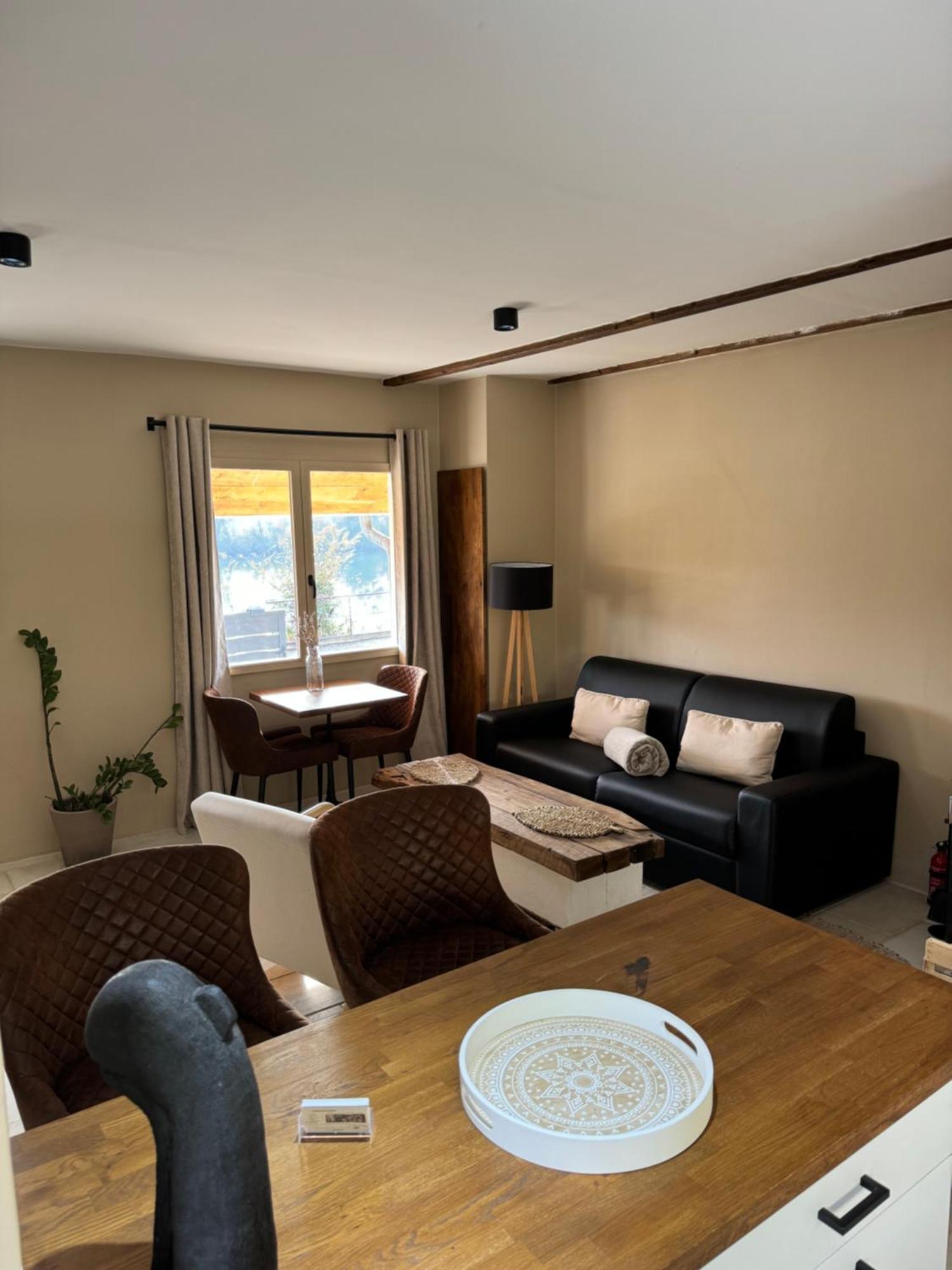 Maison Au Bord De L'Eau Les Roches Rochefort-sur-Nenon Exteriér fotografie